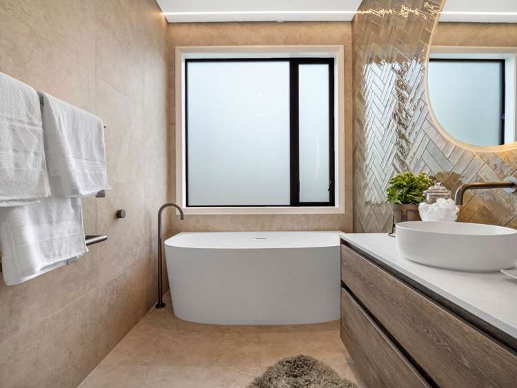 26 Whakahaumako Road Leamington_27