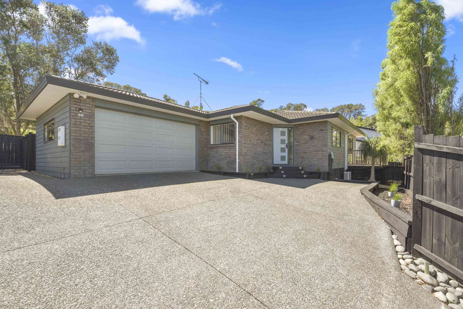 96 Brian Crescent Stanmore Bay_0