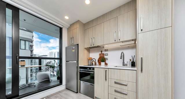 1003/75 Victoria Street West 10015_2