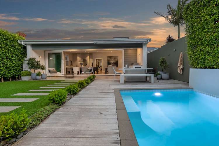 9 Shoal Bay Road Devonport_23