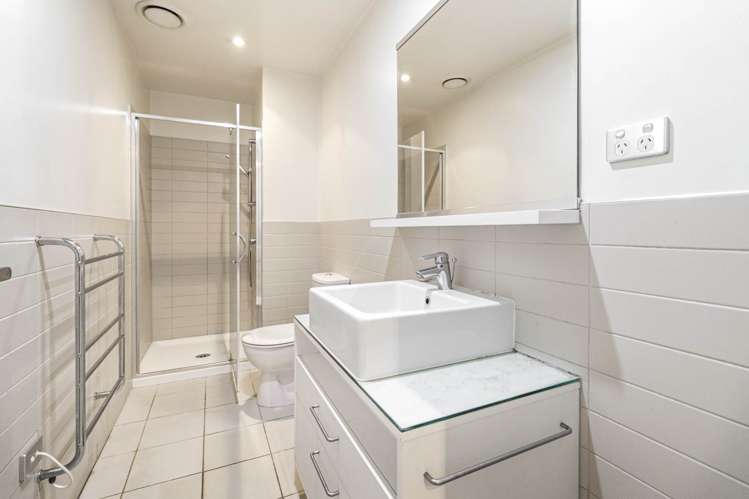 1007/30 Beach Road Auckland Central_12