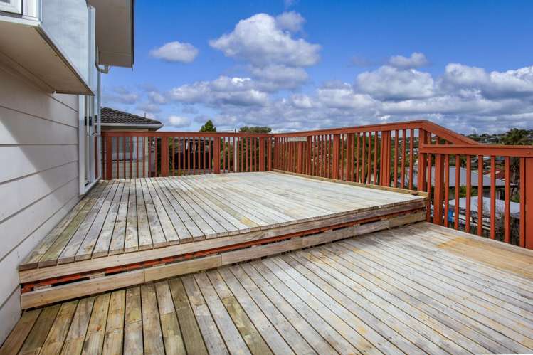 35 Triangle Road Massey_6