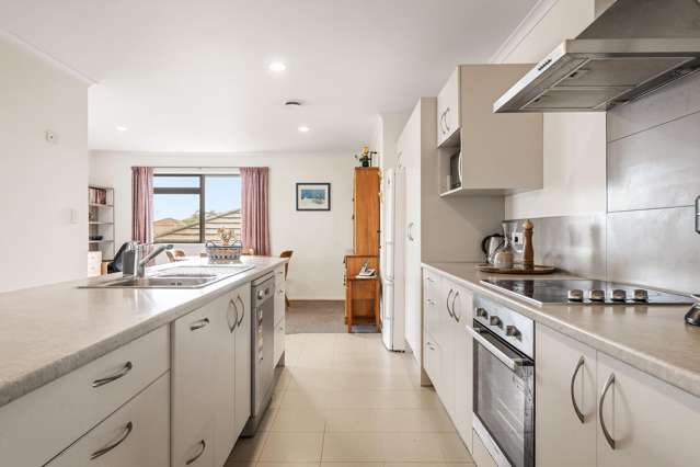 2 Austen Way Hairini_4