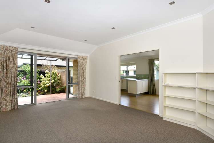 2 Cambria Gardens The Wood_29