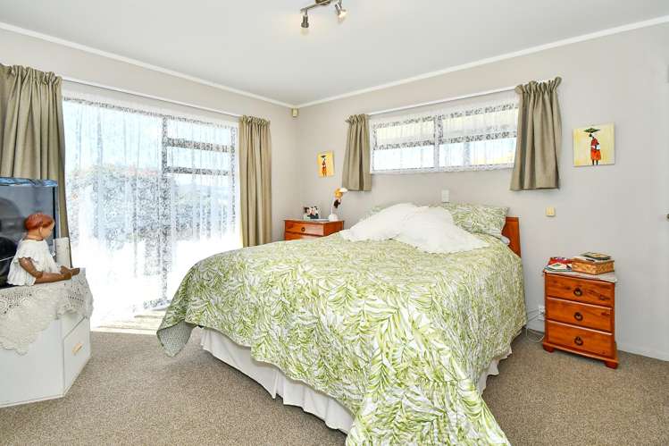 6 Martingale Drive Kingseat_5