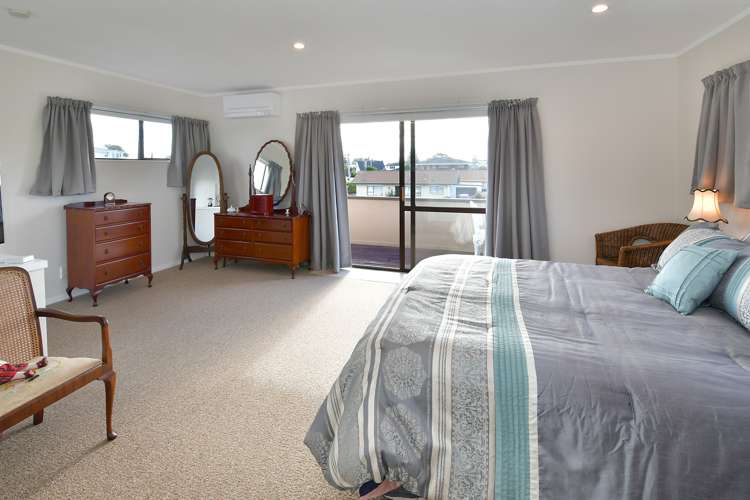 4 Centreway Road Orewa_11