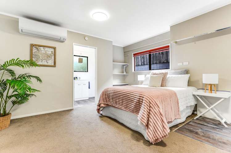 16 Glendale Drive Dinsdale_23