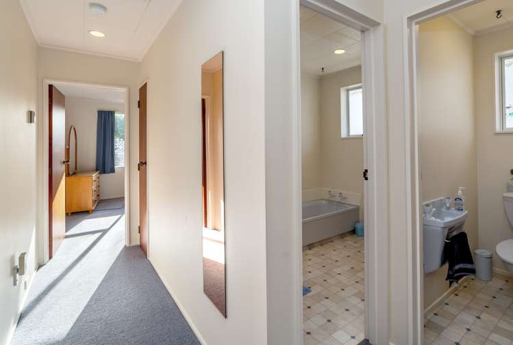 1a Miller Place Lyall Bay_7