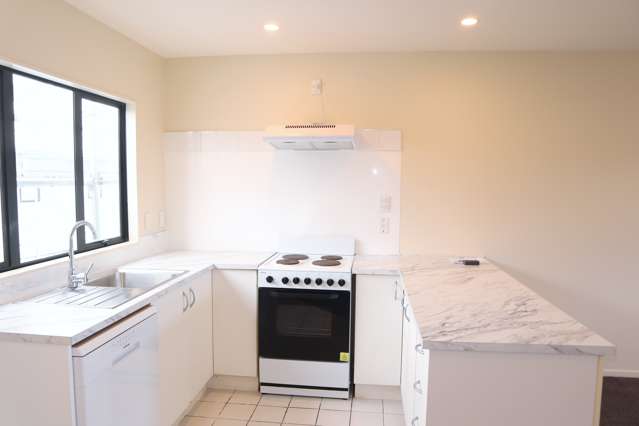 4/12 Ambrico Place New Lynn_1