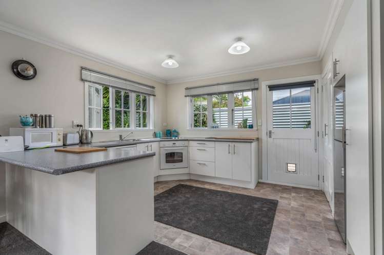 25B Clifton Avenue Carterton_6