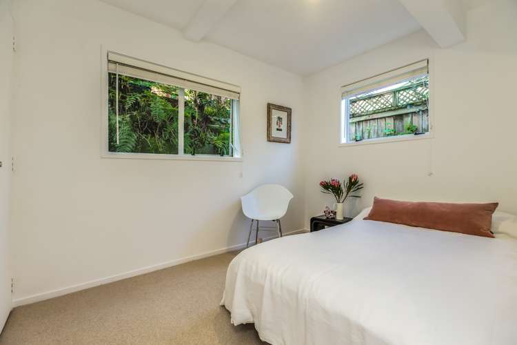 11d Joan Street Point Chevalier_15