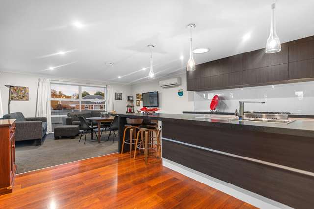 42 Travis Country Drive Burwood_2