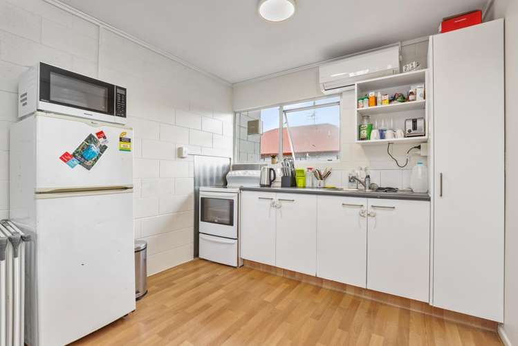 8/3 Tralee Place Hillcrest_12