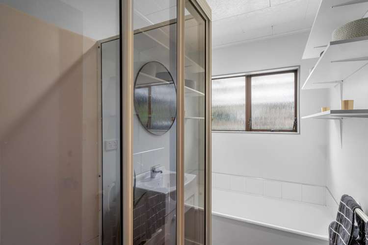 69 Murphy Street Toi Toi_13