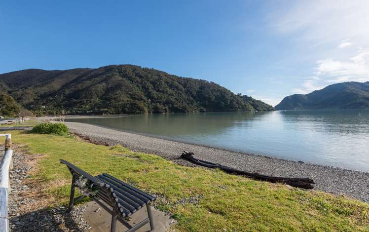 14 Esplanade Okiwi Bay_18