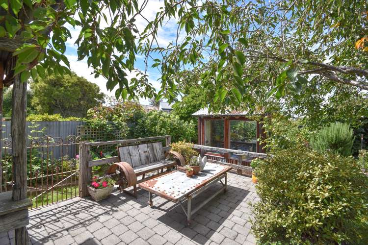 31 Holyhead Street Outram_14