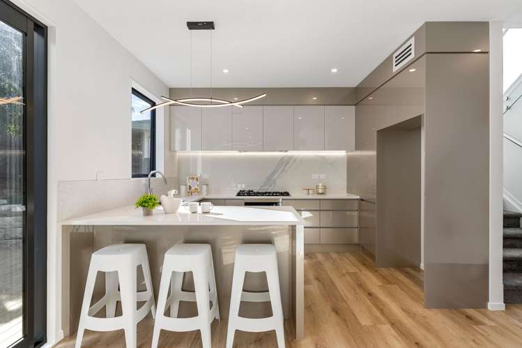 2/32 Caversham Drive Torbay_11