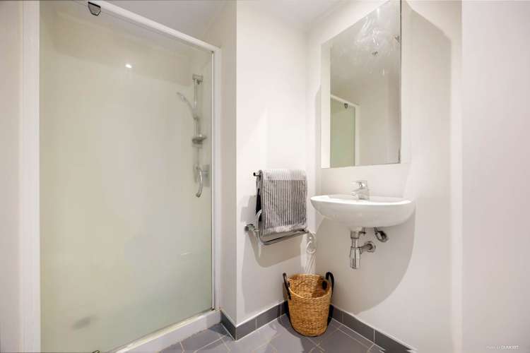 G04/430 Queen Street Auckland Central_7