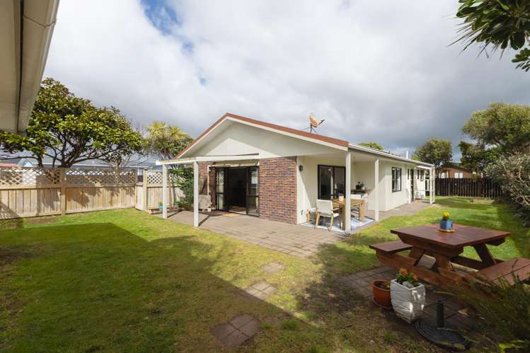 19 Reeves Street Waikanae Beach_17