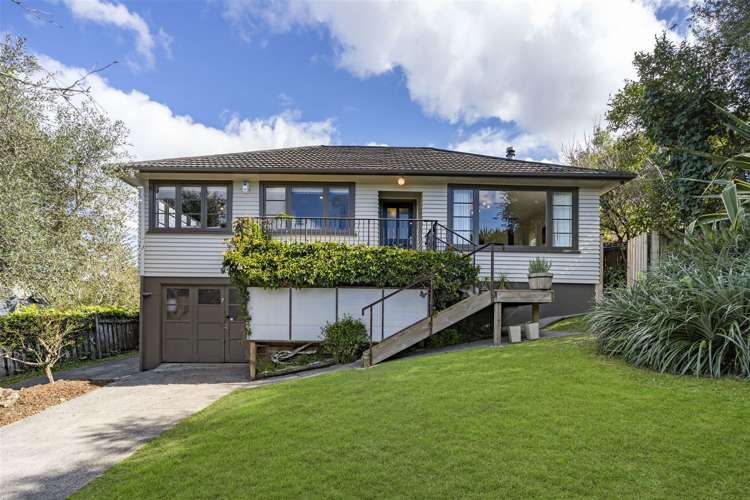 7 Woodhams Street Beach Haven_13