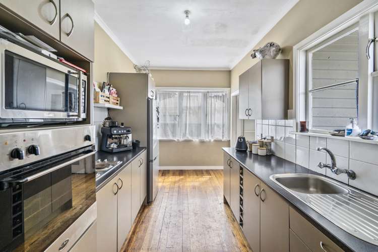 38 Hall Crescent Epuni_7