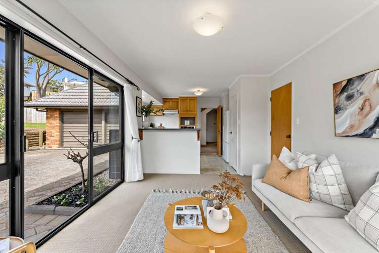 2/6 Waikato Place Saint Johns_6