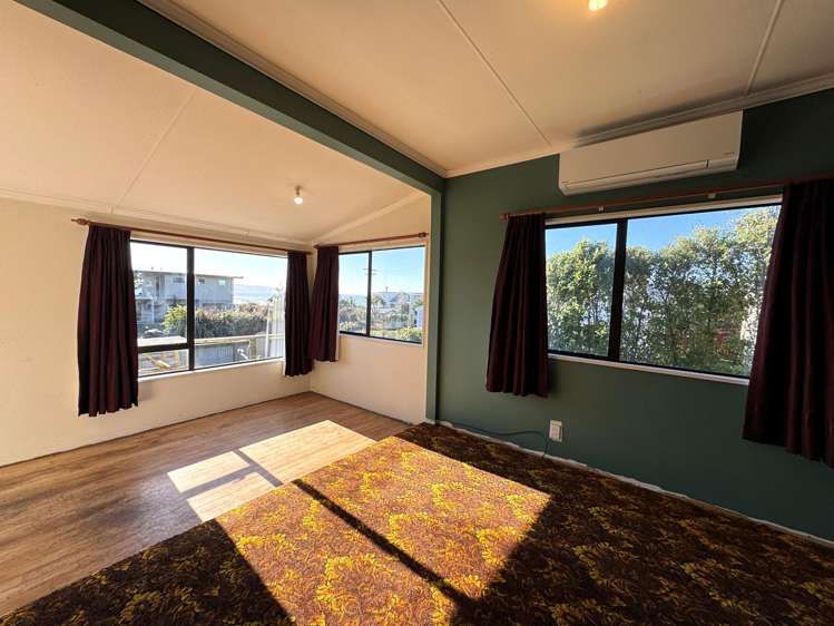 7 Rimu Street Kaka Point_10
