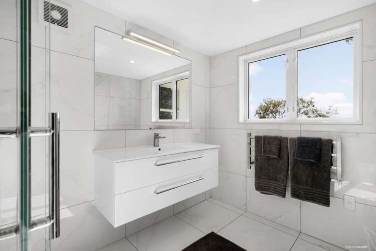 82 Honey Road Otaua_10