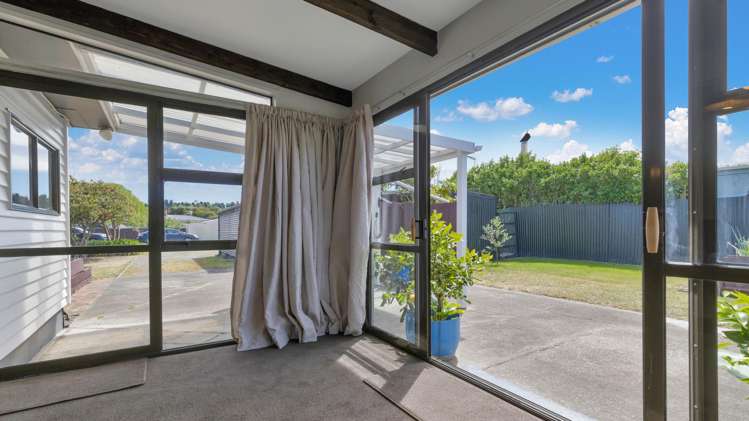 20 Holton Road Amberley_12