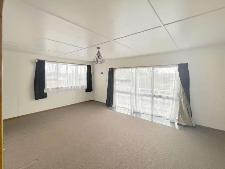 97 Arawa Crescent 11139_2