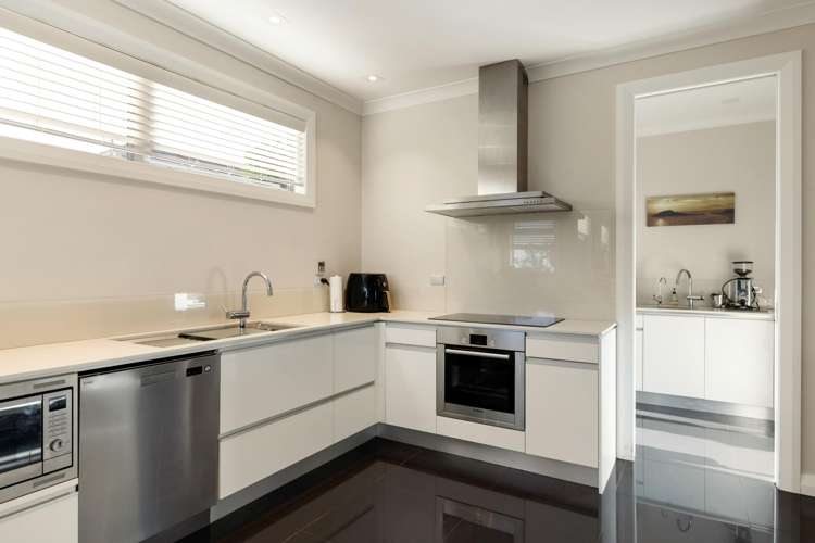 5 Lake Domain Drive Hamilton Lake_9