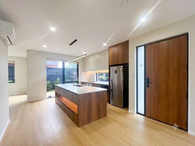 8A Baringa Place Botany_1