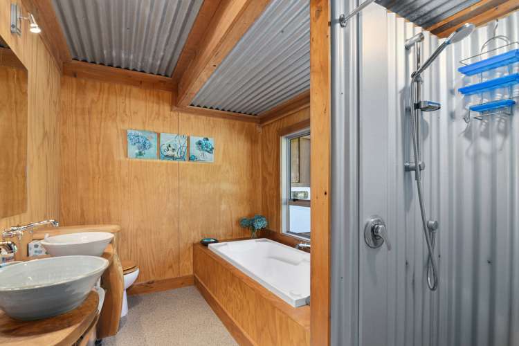 15 Tukurua Road Parapara_15