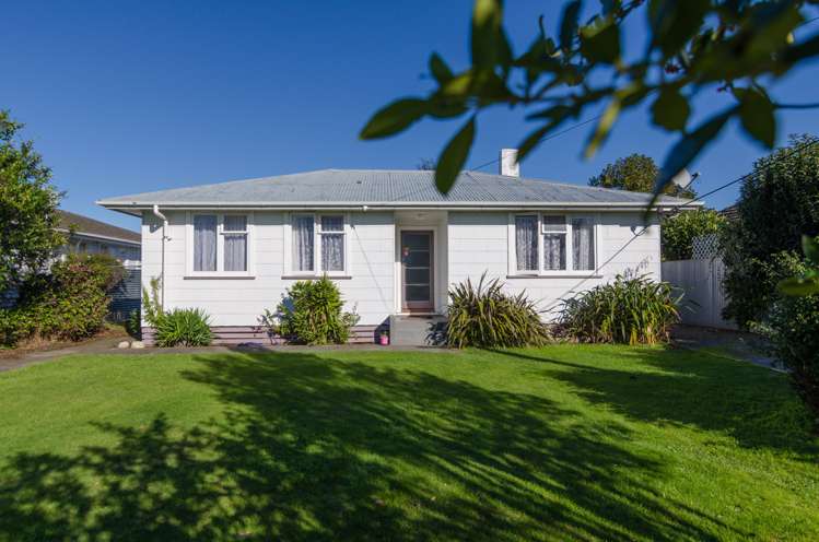 6 Surrey Street Solway_0