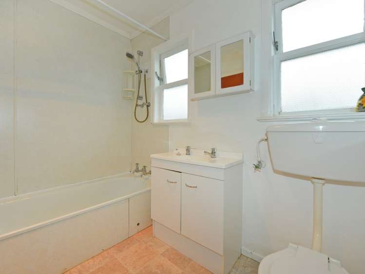 10 Parkway Wainuiomata_9