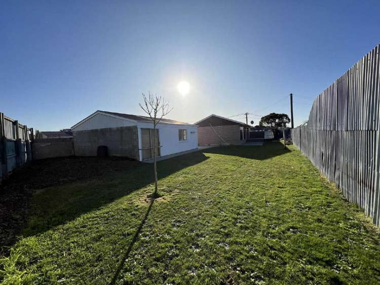 12 Esk Place Aranui_15