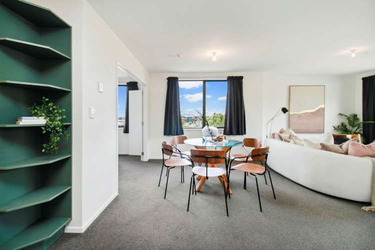 13, 68 Mountain Road Mt Wellington_9