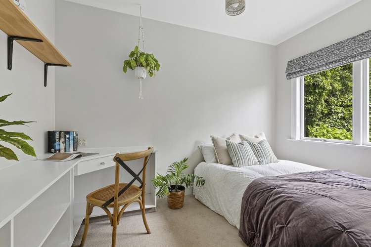 4A & 4B Whitianga View Paremata_19