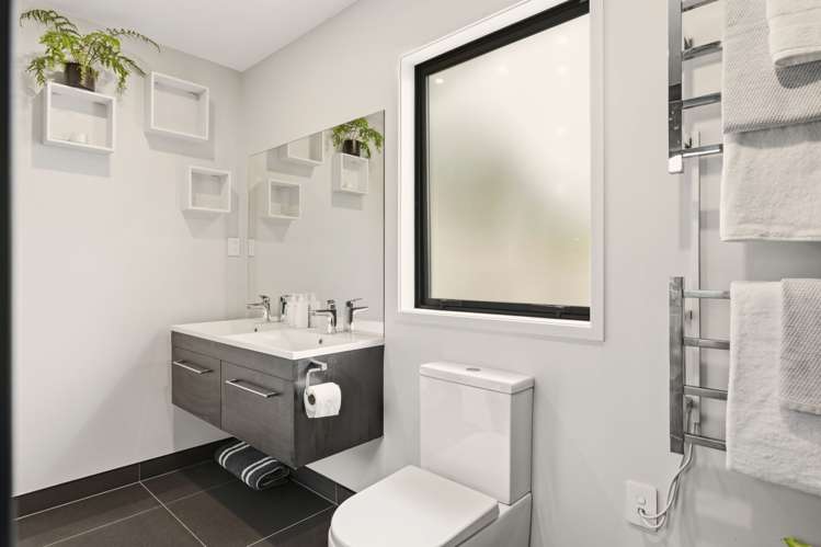 11 and 7 Kissling Terrace Pyes Pa_41