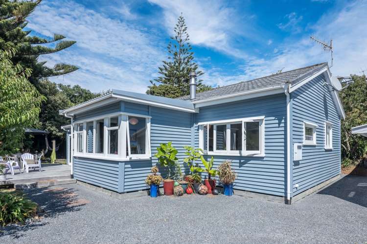 24 Queens Road Waikanae Beach_3