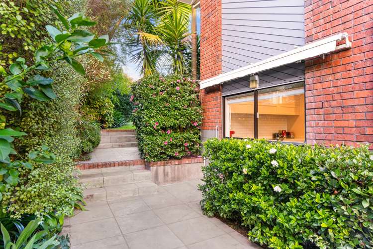 19 Coldham Crescent Saint Johns_21