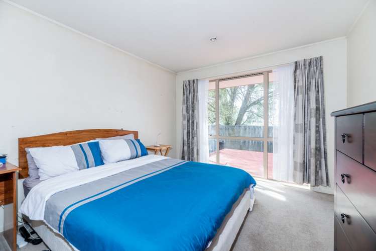 6 Dovey Place Massey_16