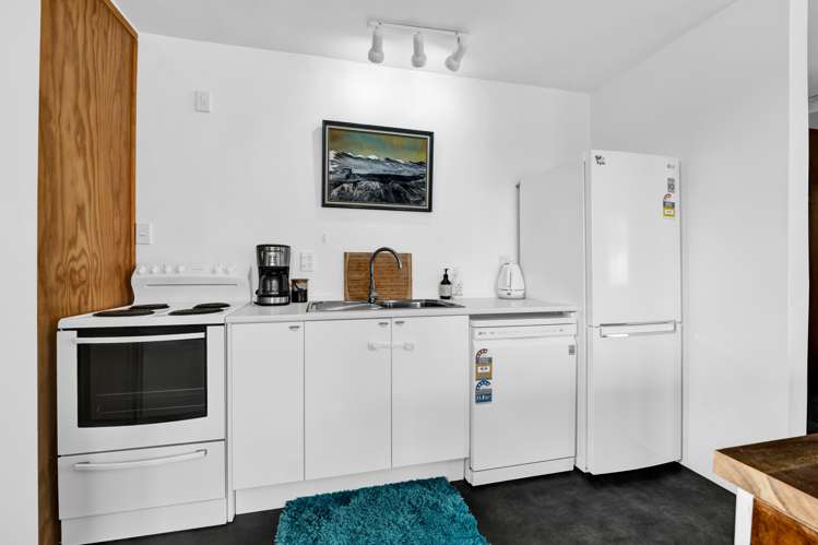 28 Terou Street Manaia_10