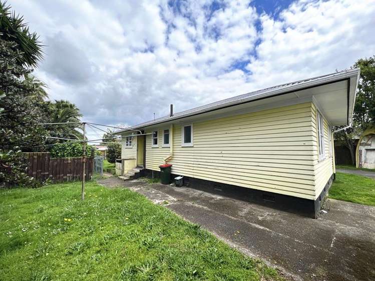 62 Sutton Crescent Papakura_2