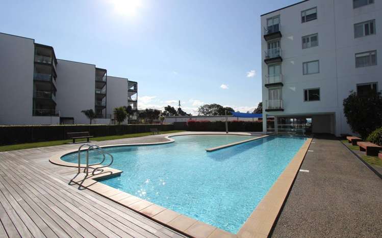 D103/14 West Quay 10777_15