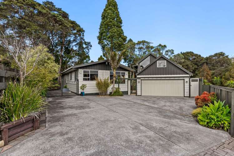 43 Onedin Place Titirangi_24