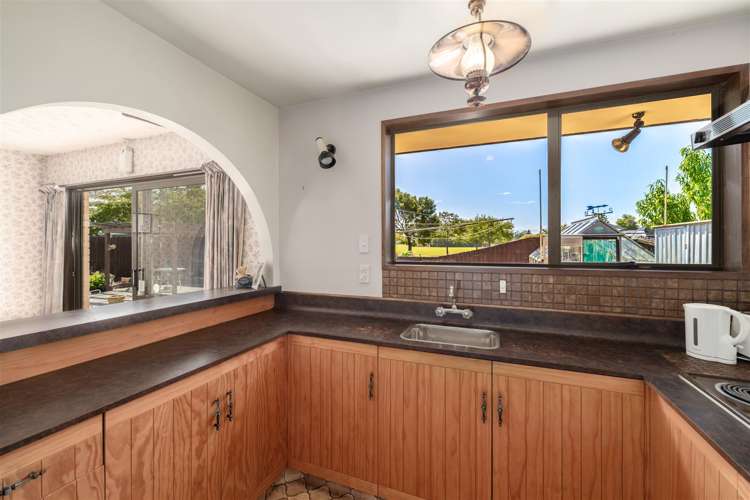 34 Karnak Crescent Russley_4