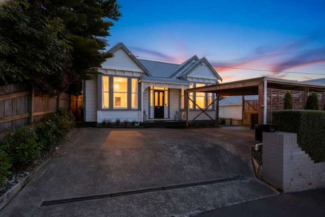 3 Bed, 2 Bath Home in Roslyn