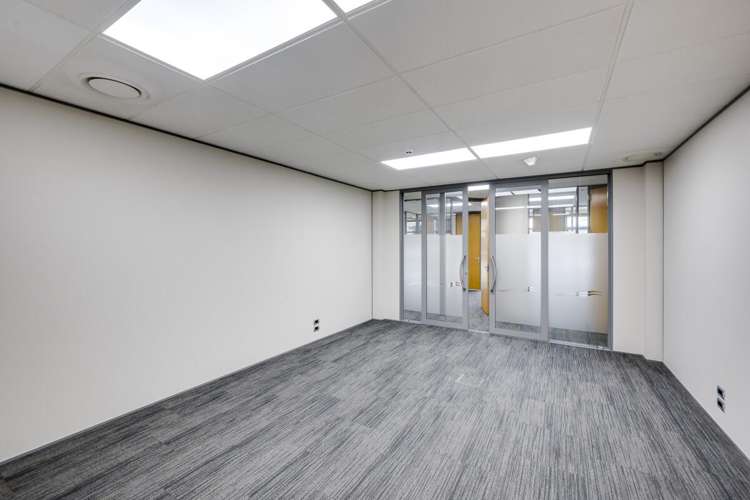 301-303 Queen Street East Hastings Central_17