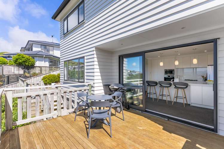 196 Mclintock Street North_0